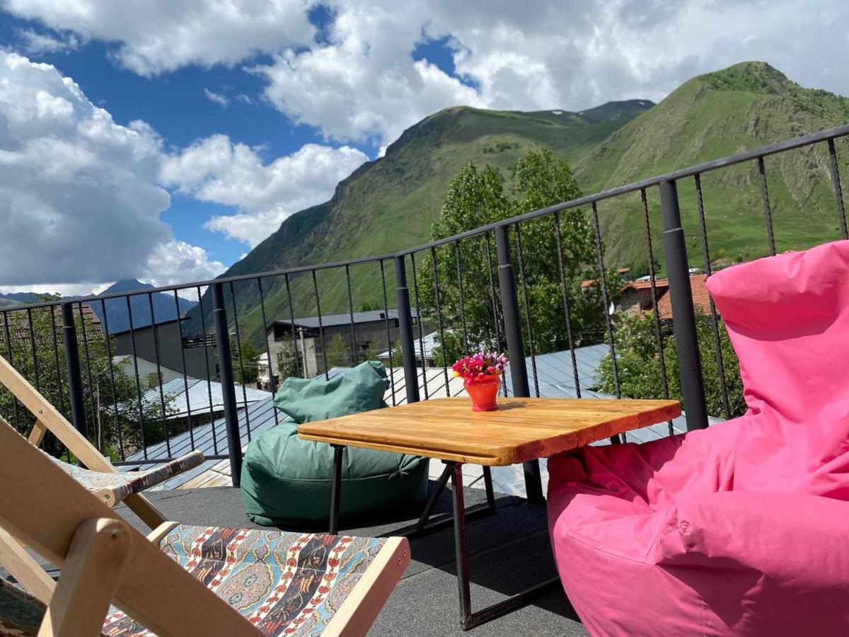 Four Season In Kazbegi Hotel Eksteriør billede